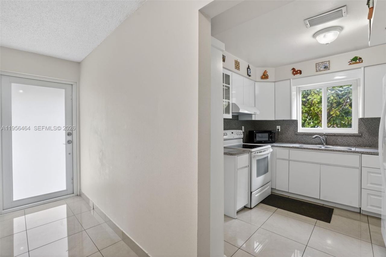 2455 SW 11th St, Unit 7-A, Miami, FL 33135 Photo