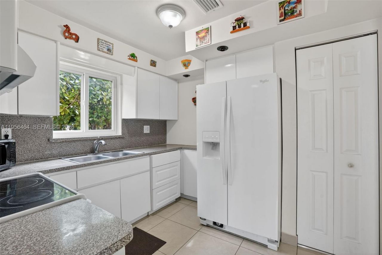 2455 SW 11th St , Unit 7-A, Miami, FL 33135 Photo