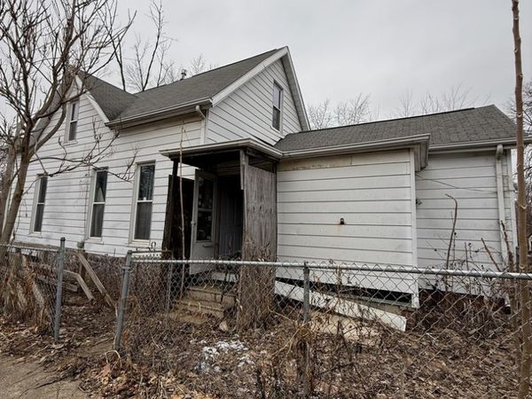 310 S Western Avenue, Bloomington, IL 61701