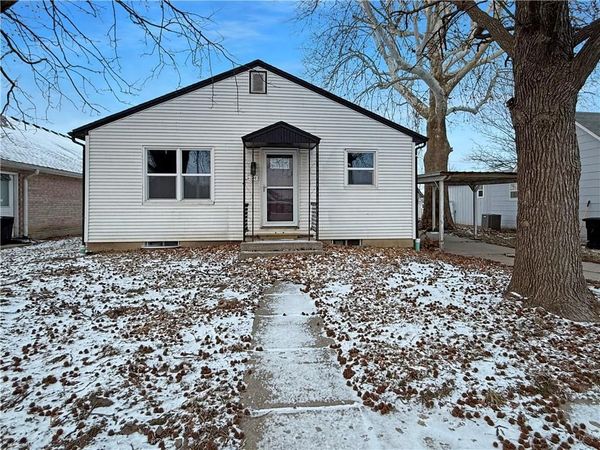 504 W 29th Street, Higginsville, MO 64037