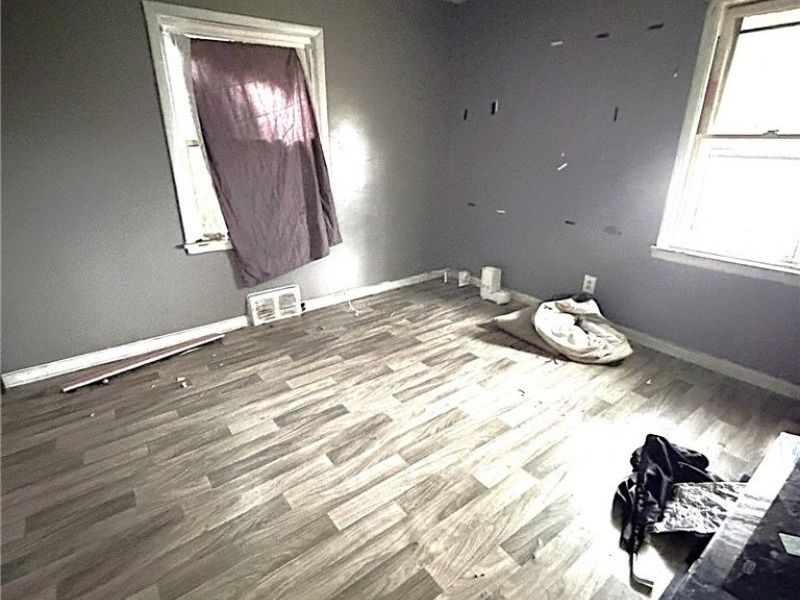 16705 Deforest Avenue, Cleveland, OH 44128 Photo 8