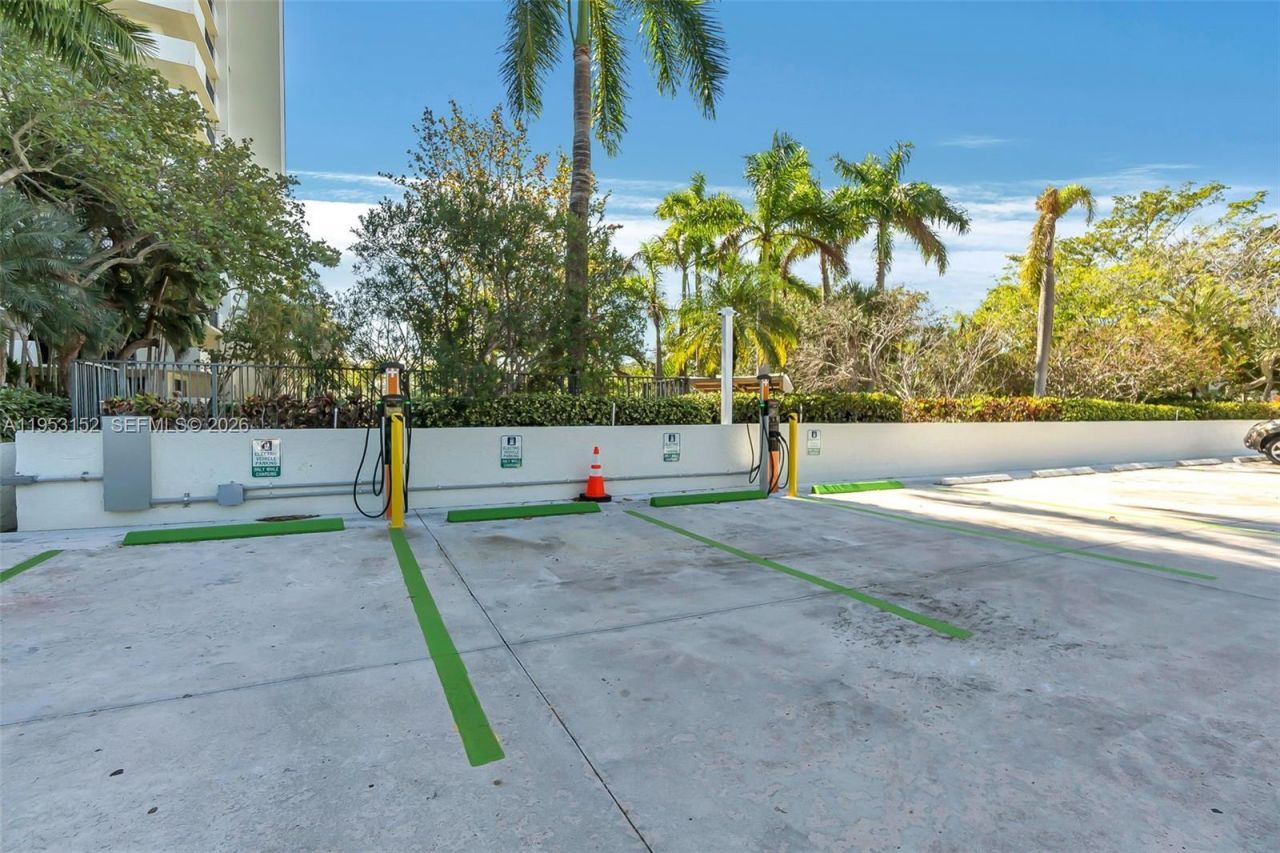 3200 Port Royale Dr N, Unit 1006, Fort Lauderdale, FL 33308 Photo