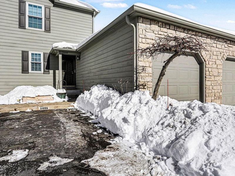 5886 Blendon Place Drive, Columbus, OH 43230 Photo 3