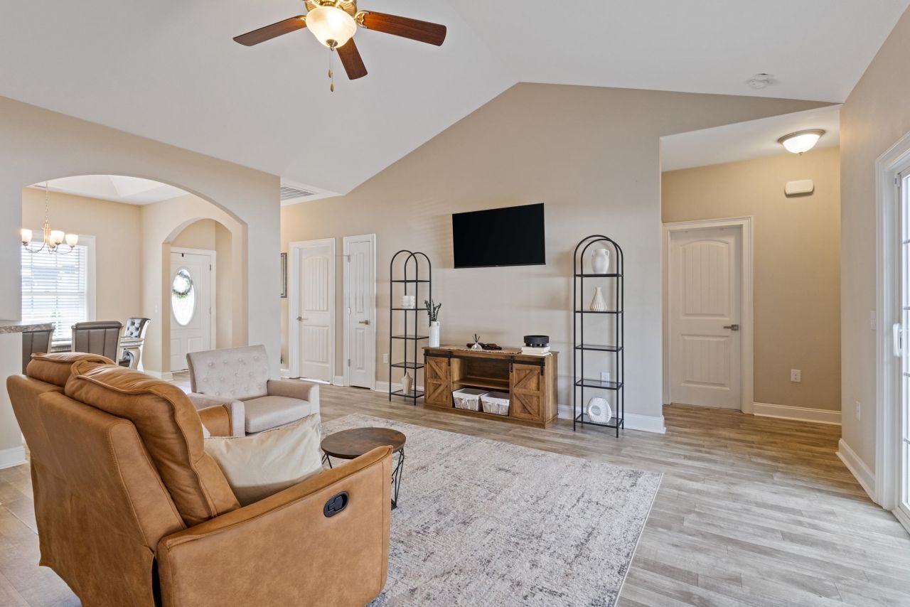 168 Baylee Circle Photo 6