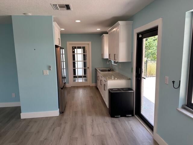 907 SE Lake Street, Stuart, FL 34994 Photo