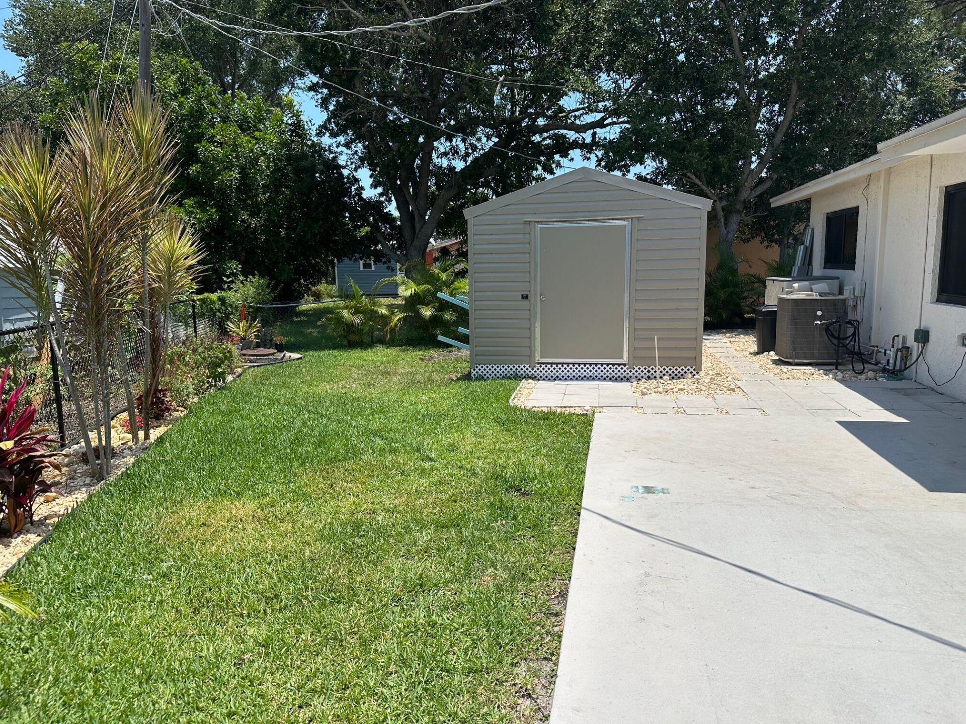 907 SE Lake Street, Stuart, FL 34994 Photo