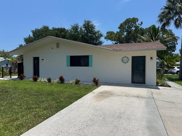 907 SE Lake Street, Stuart, FL 34994 Photo