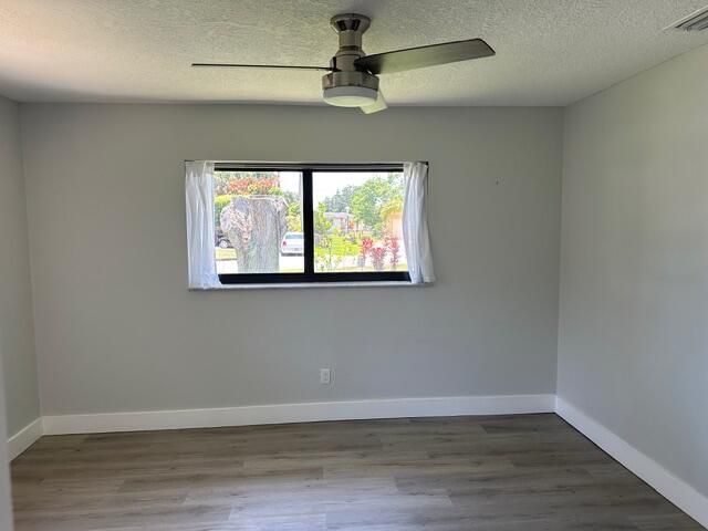 907 SE Lake Street, Stuart, FL 34994 Photo