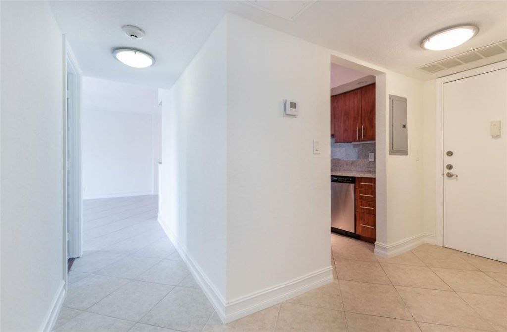 950 Ponce De Leon Rd, Unit 408, Boca Raton, FL 33432 Photo