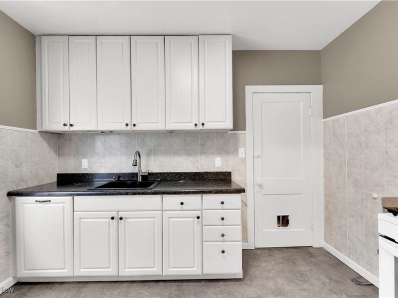 10403 Russell Avenue, Unit 1, Cleveland, OH 44125 Photo 9