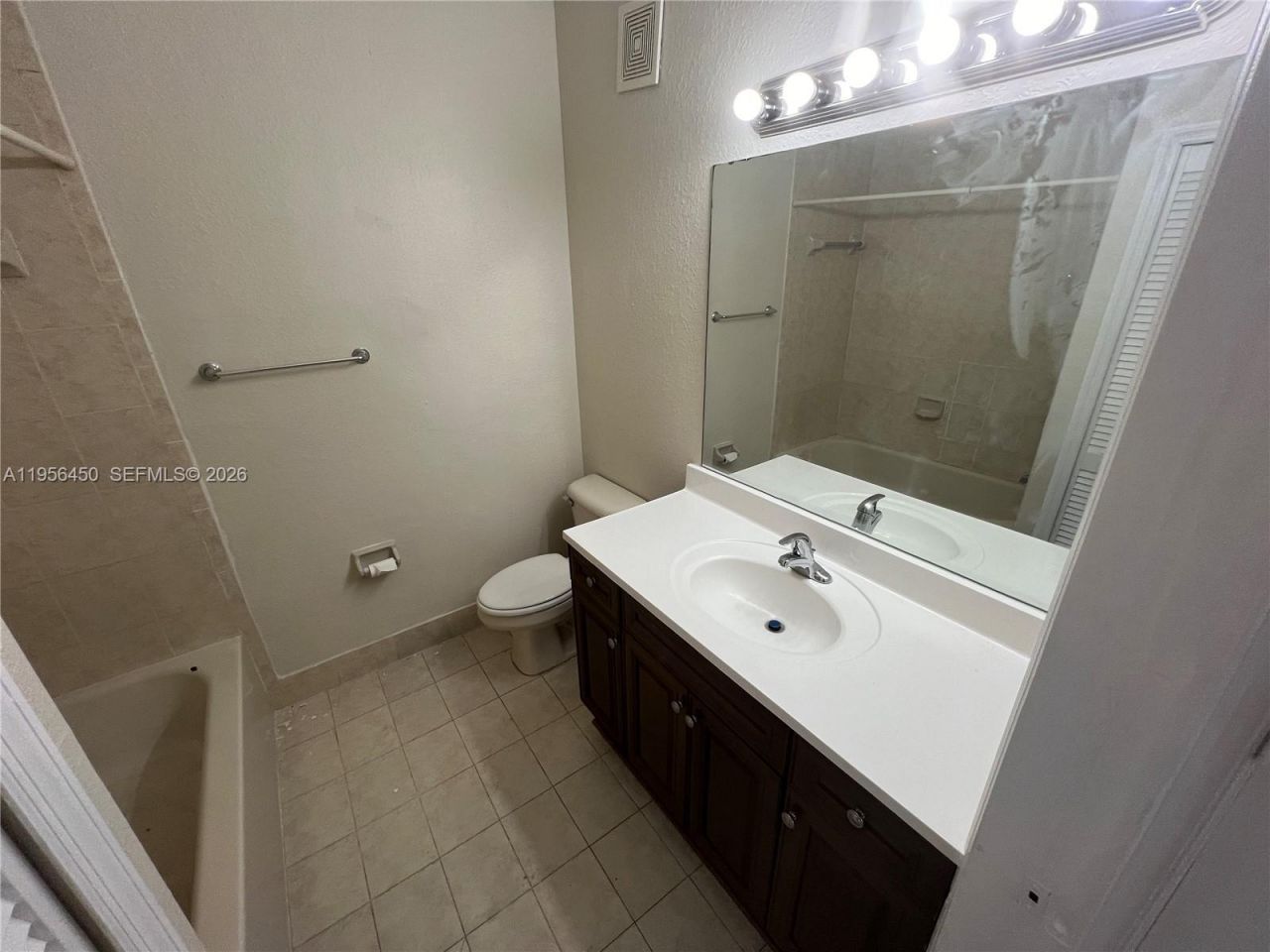 1536 SE 25th St, Unit 100, Homestead, FL 33035 Photo
