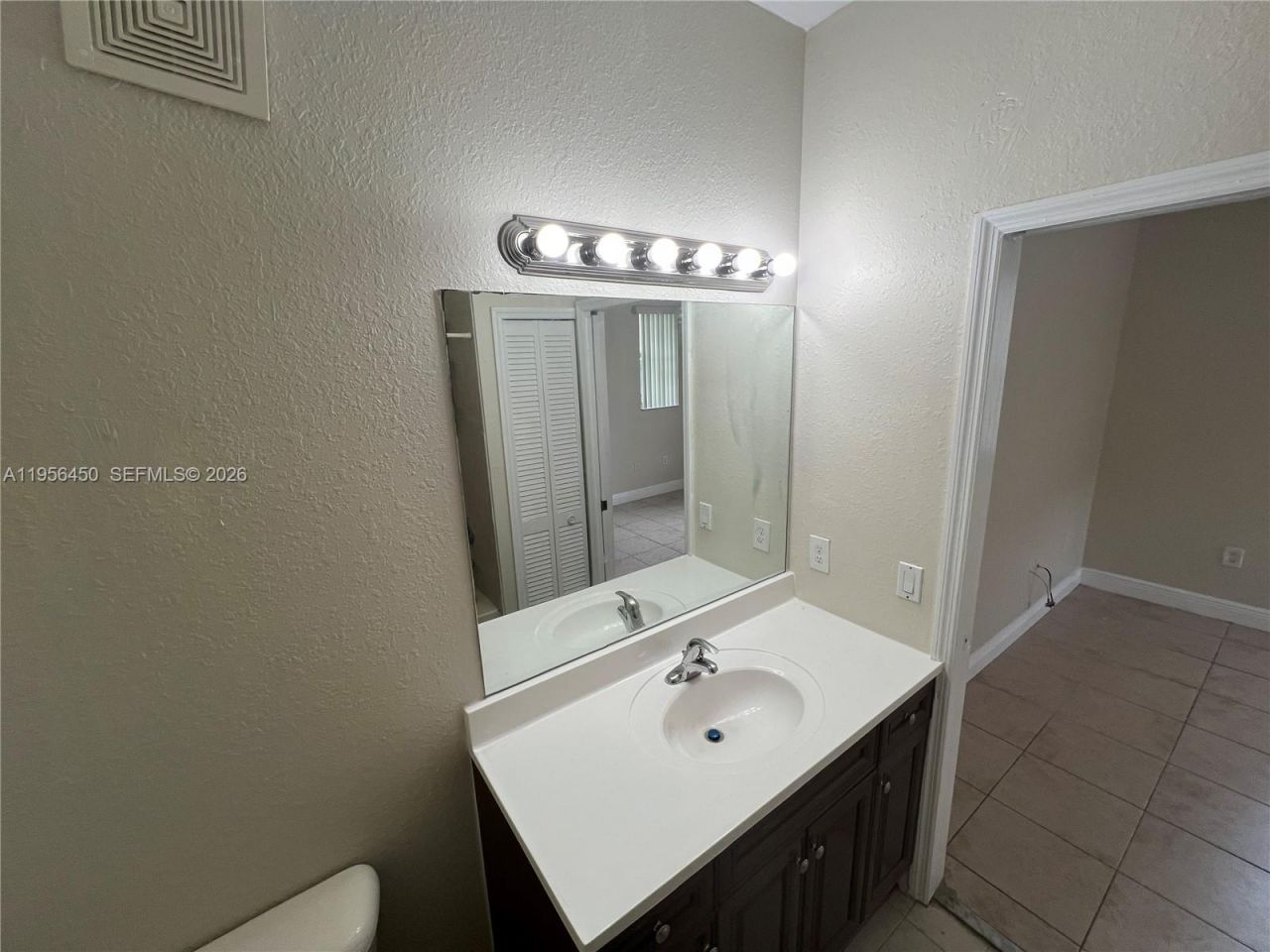 1536 SE 25th St, Unit 100, Homestead, FL 33035 Photo