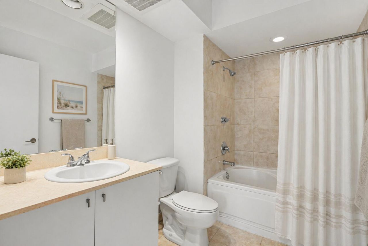 1551 N Flagler Drive, Unit 1514, West Palm Beach, FL 33401 Photo