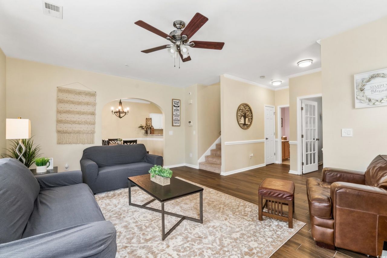 517 Hay Hill Ln. Photo 3