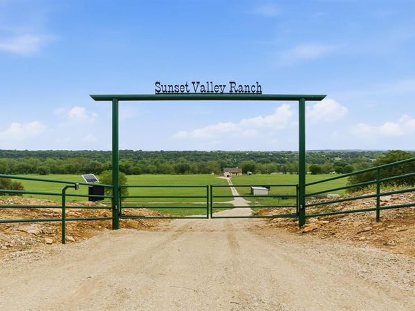 10501 Mitchell Bend Court, Granbury, TX 76048