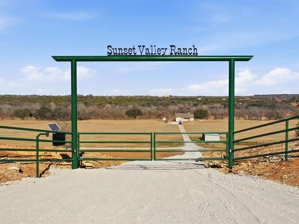 10501 Mitchell Bend Court, Granbury, TX 76048