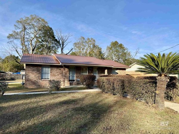 403 E Underwood Street, Brewton, AL 36426