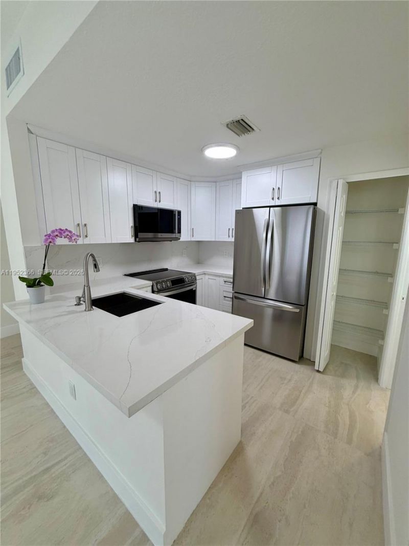 6141 NW 115th Pl, Unit 355, Doral, FL 33178 Photo