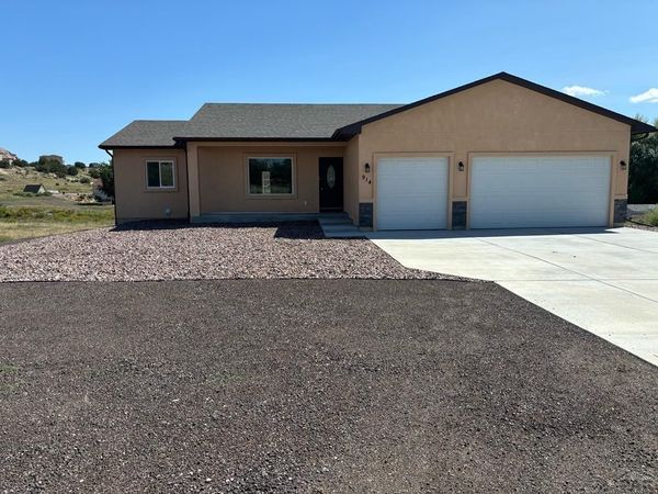 914 S Greenway Ave, Pueblo West, CO 81007