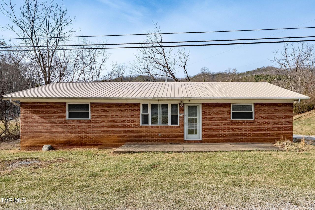 1253 Highway 321, Hampton, TN 37658 Main Photo