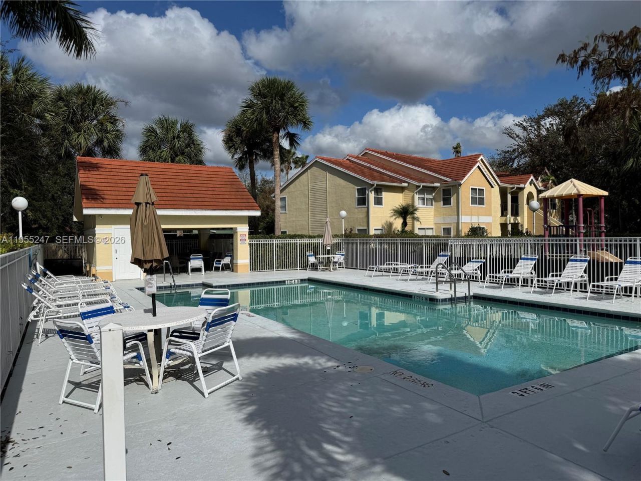 12630 Equestrian Cir, Unit 1815, Fort Myers, FL 33907 Photo