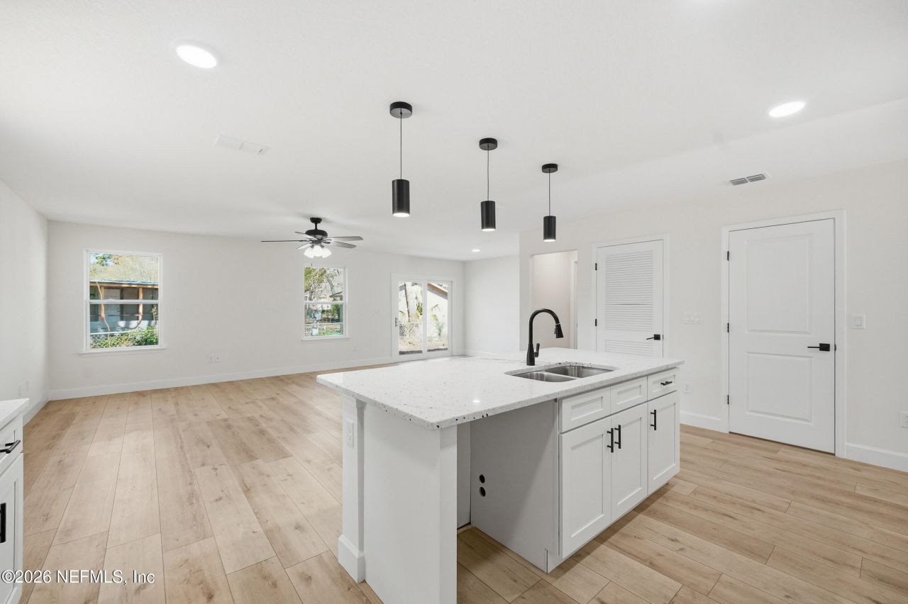 5243 Shenandoah Avenue, Jacksonville, FL 32254 Main Photo