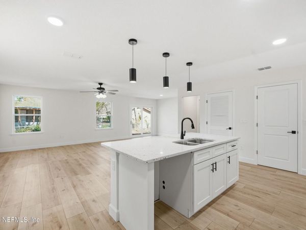 5243 SHENANDOAH Avenue, Jacksonville, FL 32254