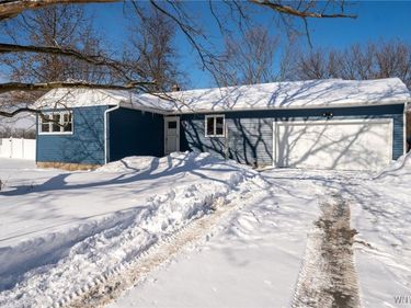 2367 Long Road, Grand Island, NY 14072