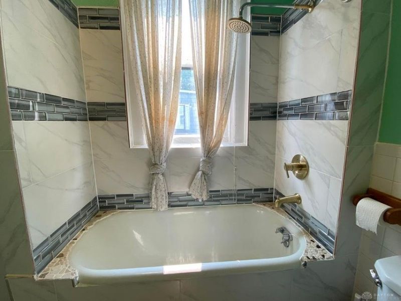 1215 E High Street, Springfield, OH 45505 Photo 24
