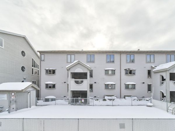 317 5th Avenue, Unit 4, Manistee, MI 49660