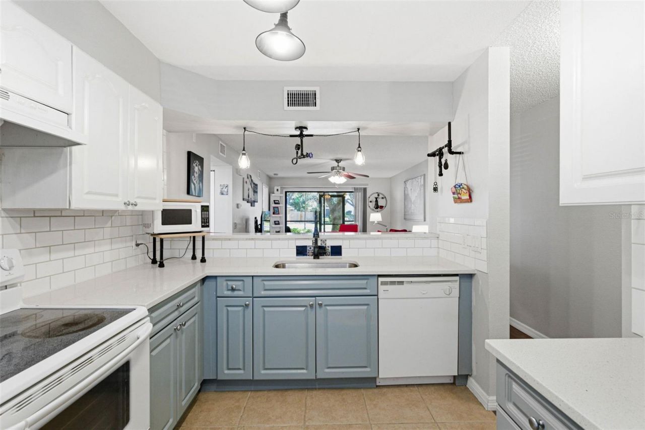 3001 58th Avenue S, Unit 105, Saint Petersburg, FL 33712 Photo