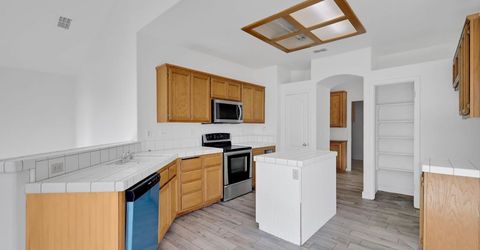 2004 Falls Dr, Yuba City, CA 95993 Photo