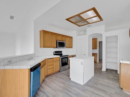 2004 Falls Dr, Yuba City, CA 95993 Photo