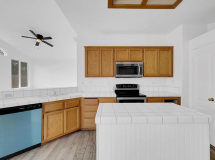 2004 Falls Dr, Yuba City, CA 95993 Photo