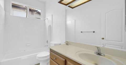 2004 Falls Dr, Yuba City, CA 95993 Photo