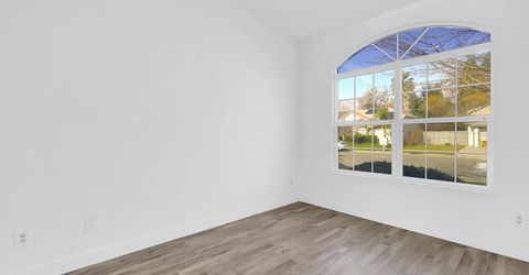 2004 Falls Dr, Yuba City, CA 95993 Photo