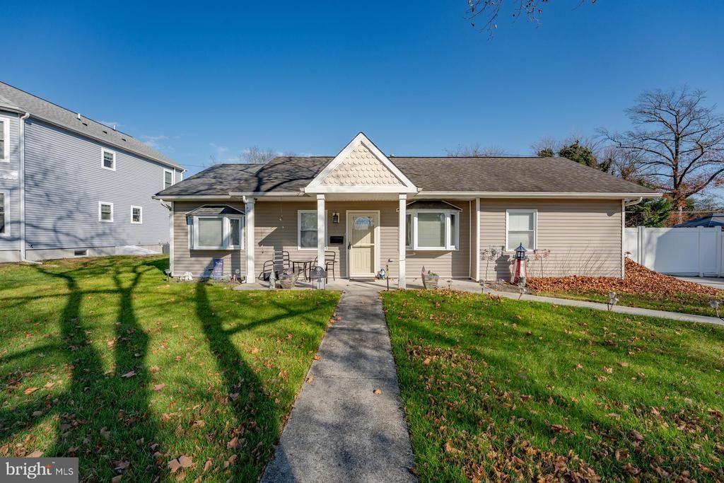 33 W Meyran Avenue , Somers Point, NJ 08244 Main Photo