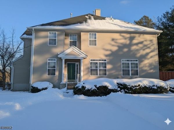 18 Scarlet Oak Dr, Montgomery, NJ 08540