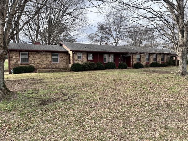 3556 Campbellsville Pike, Columbia, TN 38401
