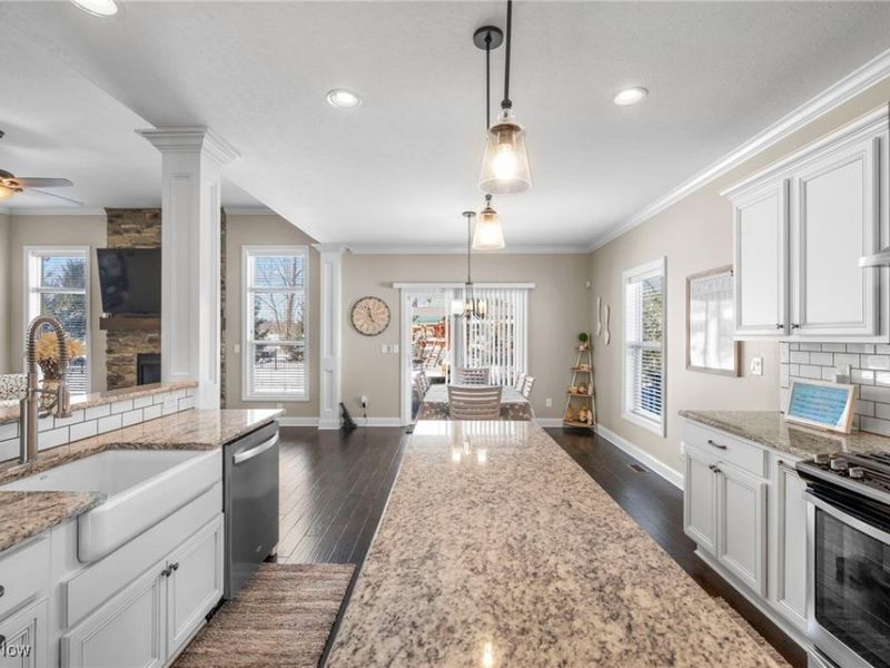 6240 Highland Green Drive, Medina, OH 44256 Photo 9