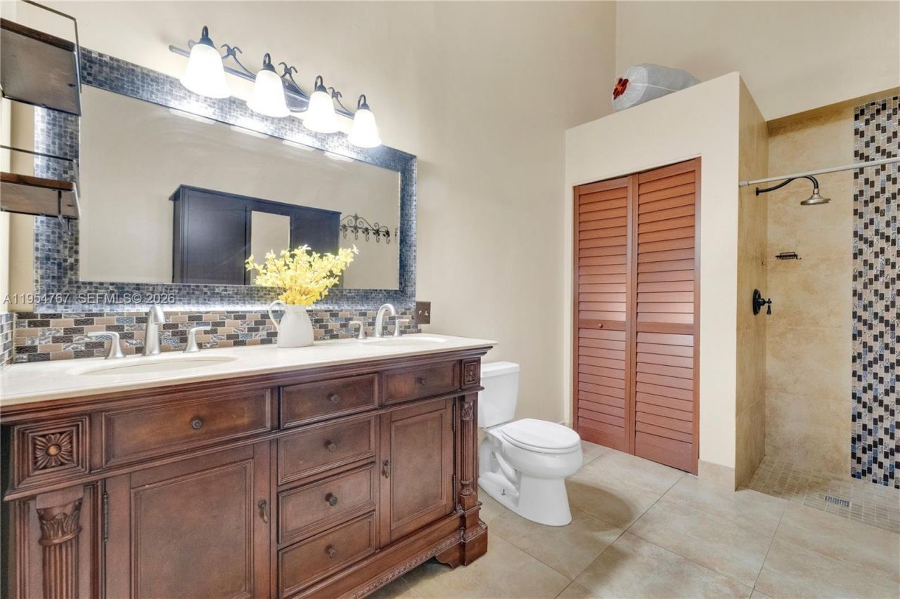 3605 NW 83rd Ave, Sunrise, FL 33351 Photo