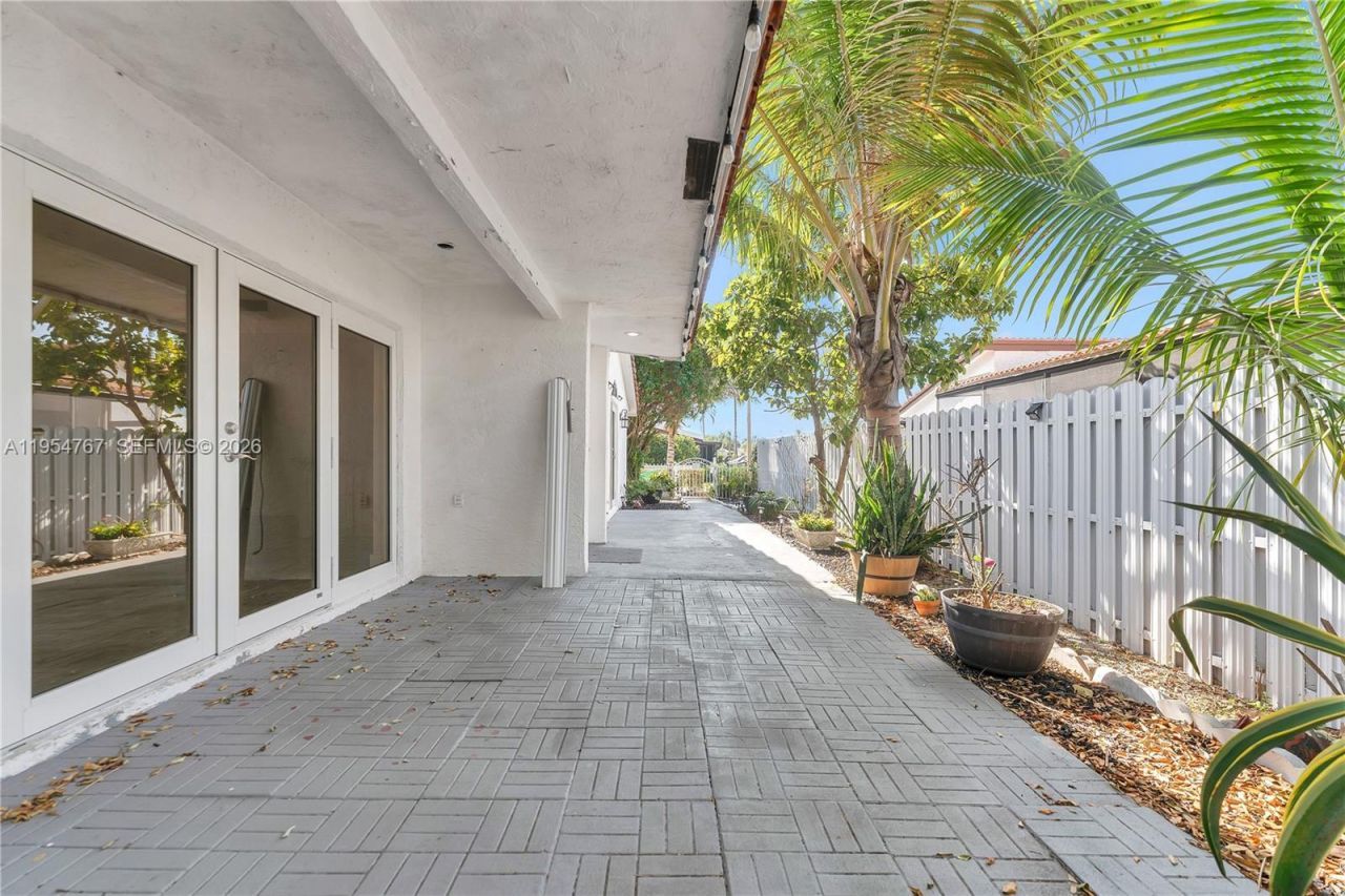 3605 NW 83rd Ave, Sunrise, FL 33351 Photo