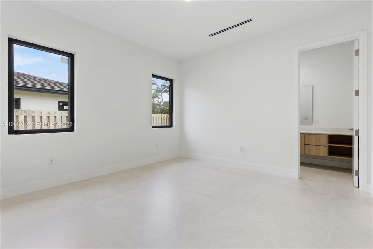 8221 SW 193rd Terrace, Cutler Bay, FL 33157 Photo