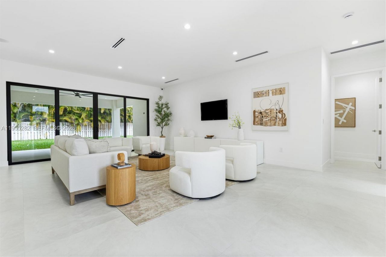 8221 SW 193rd Terrace, Cutler Bay, FL 33157 Photo