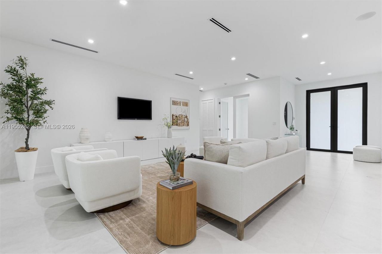 8221 SW 193rd Terrace, Cutler Bay, FL 33157 Photo