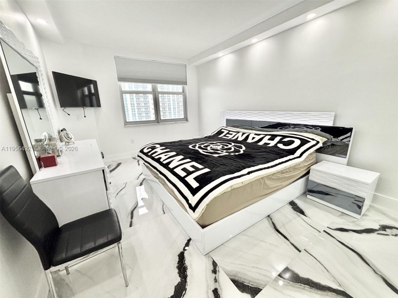 1965 S Ocean Dr , Unit 15B, Hallandale Beach, FL 33009 Photo