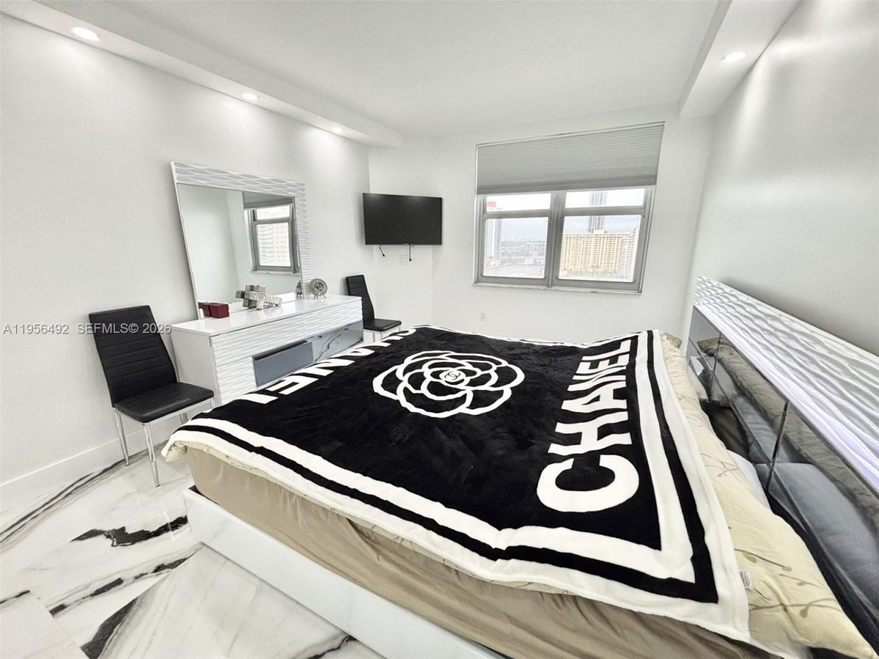 1965 S Ocean Dr , Unit 15B, Hallandale Beach, FL 33009 Photo