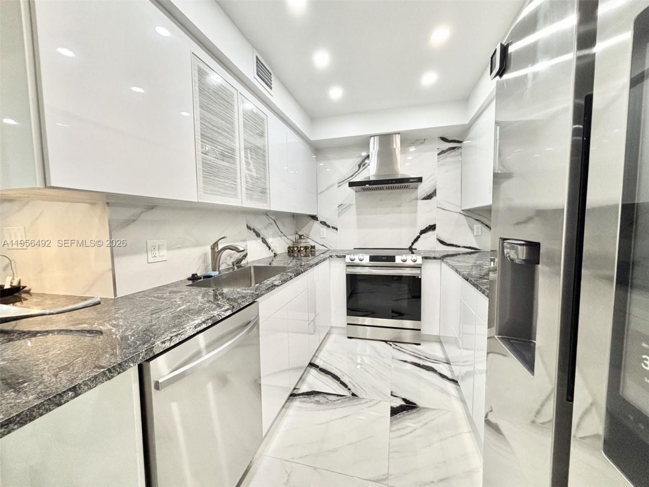 1965 S Ocean Dr , Unit 15B, Hallandale Beach, FL 33009 Photo