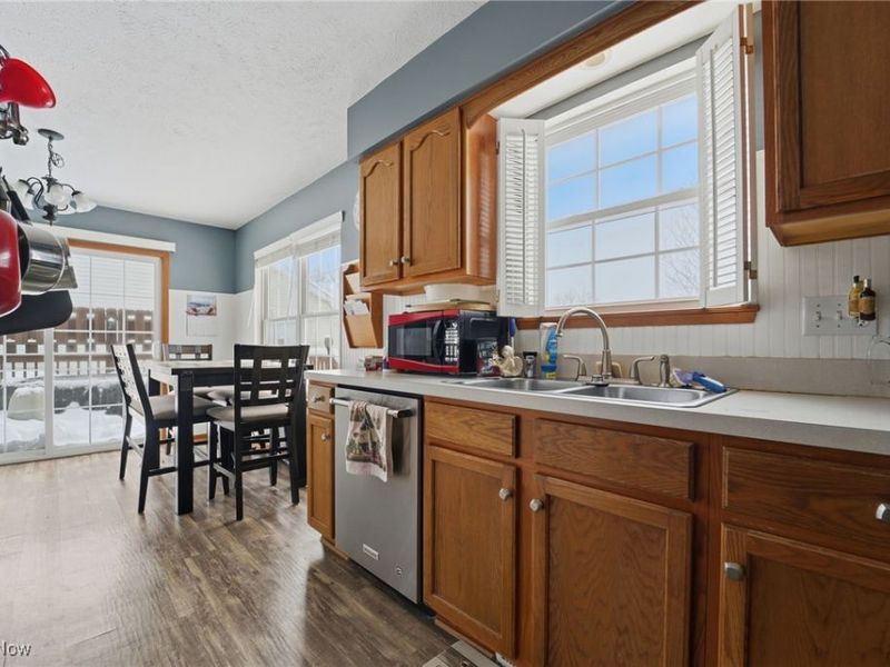 15100 Timber Ridge Drive, Middlefield, OH 44062 Photo 9