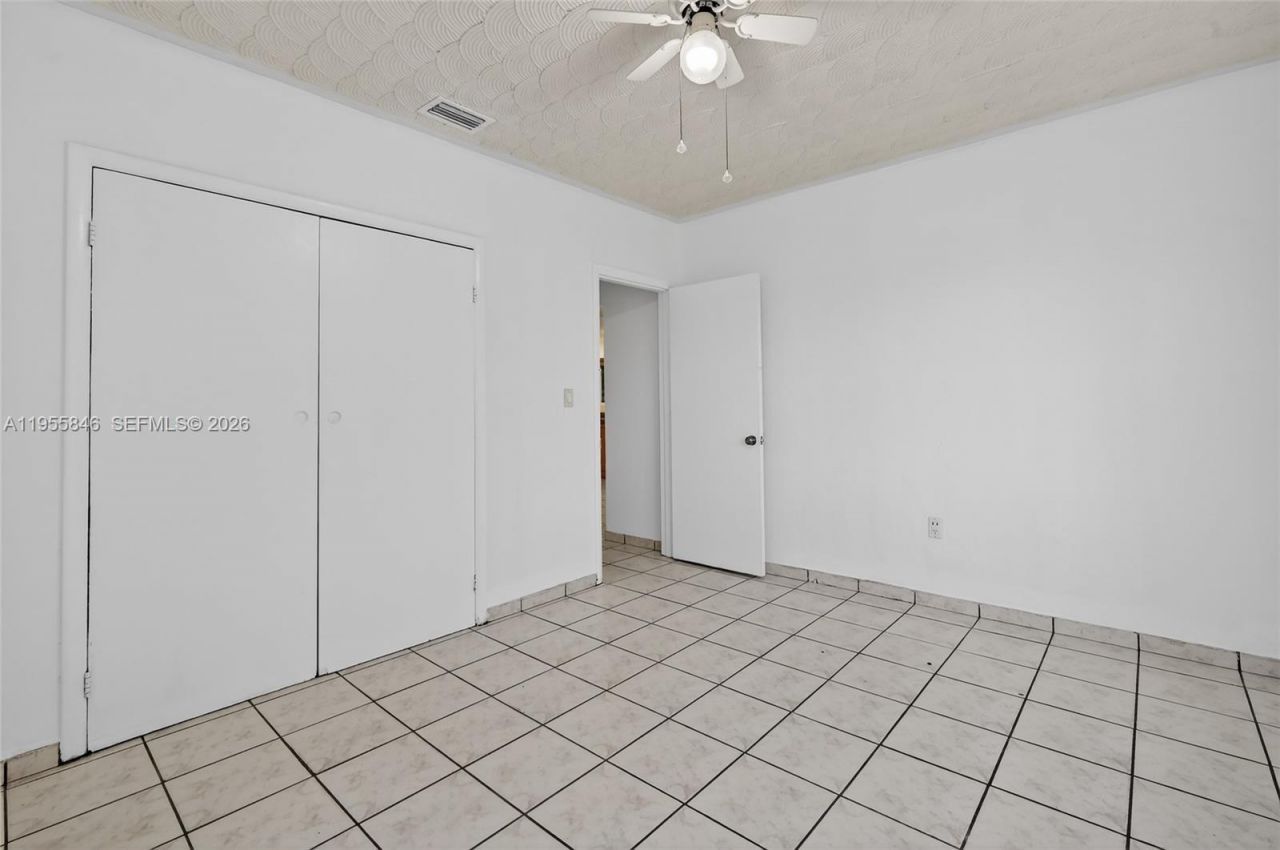 5700 NW 111th Ter , Hialeah, FL 33012 Photo